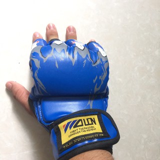 Găng tay đấm boxing hở ngón MMA