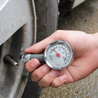 Đồng hồ đo áp suất lốp xe hơi hiện đại bảo đảm an toàn