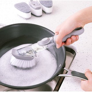 Bàn chải cọ bếp đa năng - Chổi cọ bếp đa năng tự động bơm nước rửa (Cán + 2 Bọt Biển + 1 Bàn chải)