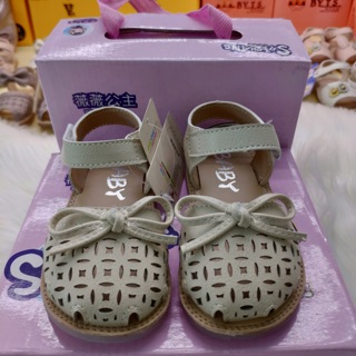 Giày sandal cho bé từ 3 tháng đến 4 tuổi.